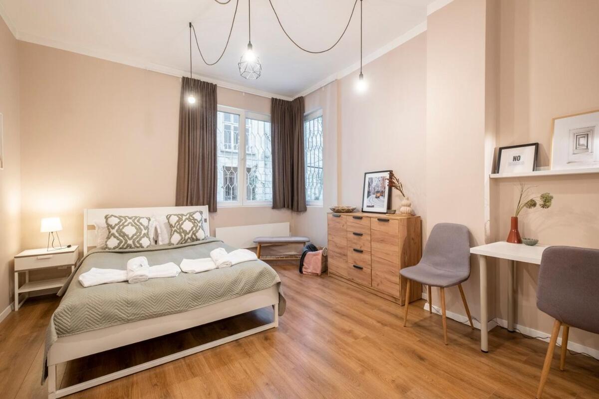 Top Centre 1 Bedroom Apt Next To Vitosha Blvd. Sofia Exterior photo