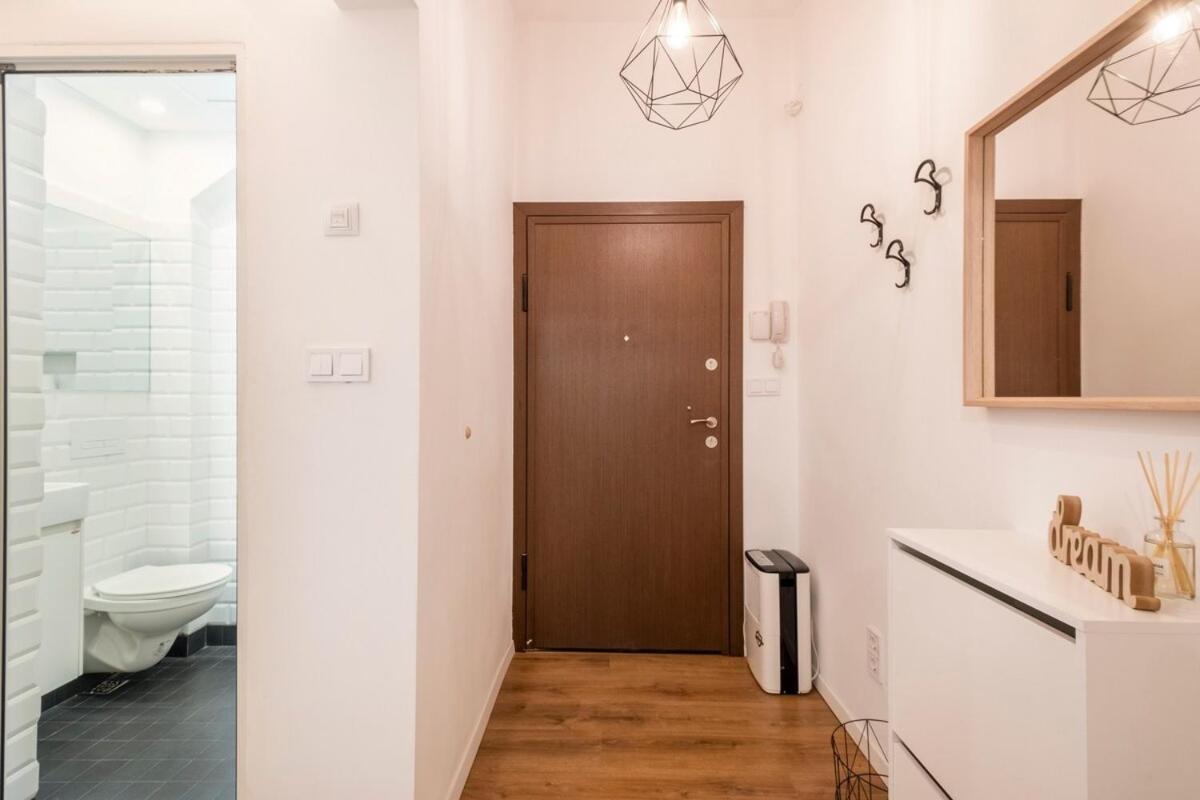 Top Centre 1 Bedroom Apt Next To Vitosha Blvd. Sofia Exterior photo