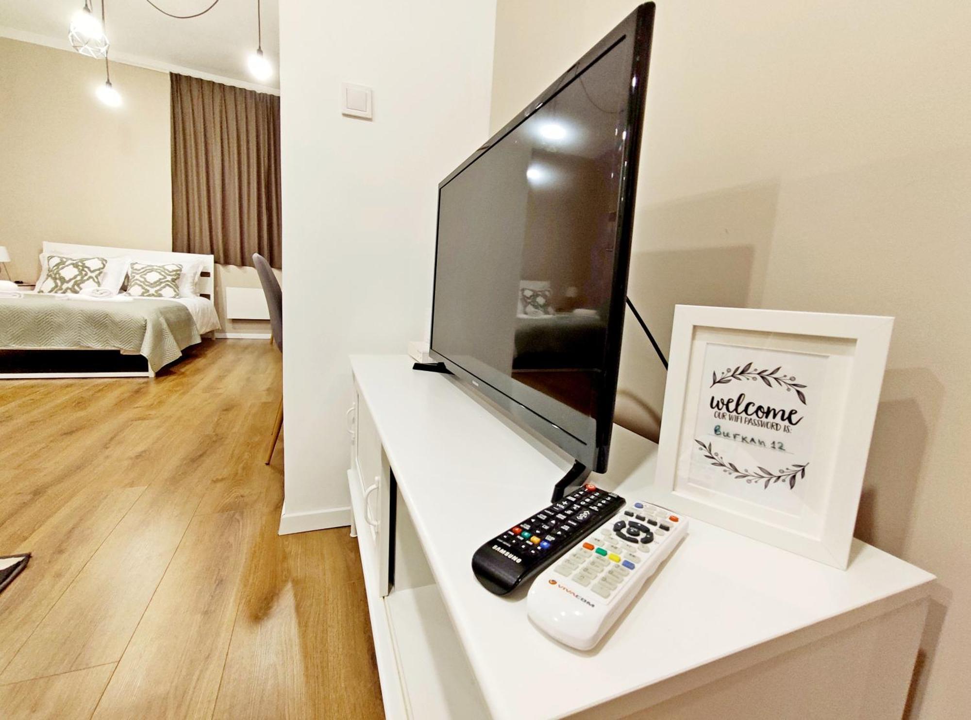 Top Centre 1 Bedroom Apt Next To Vitosha Blvd. Sofia Exterior photo